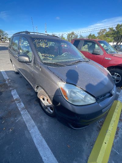 2005 Toyota Sienna Location - Imports - Row 1 - Stock # H50125