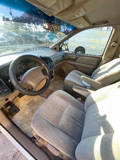 1998 Toyota Sienna Location - Imports - Row 3 - Stock # H50190