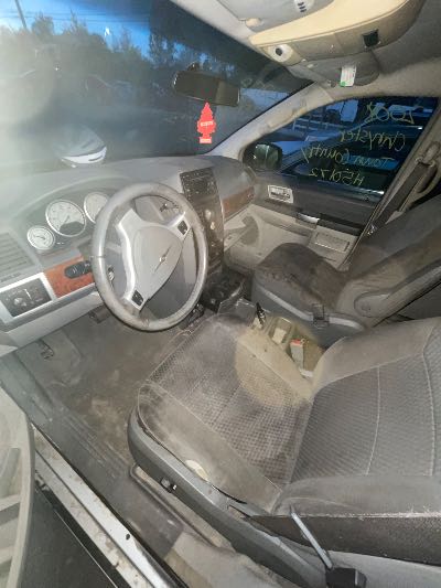 2008 Chrysler Town & Country Location - Chrysler - Row 45 - Stock # H50172