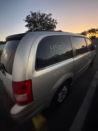 2008 Chrysler Town & Country Location - Chrysler - Row 45 - Stock # H50172