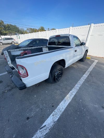 1998 Dodge Dakota Location - Large Trucks & Vans - Row 14 - Stock # H50211