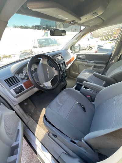 2008 Chrysler Town & Country Location - Chrysler - Row 46 - Stock # H50209