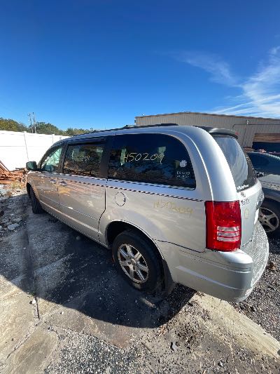 2008 Chrysler Town & Country Location - Chrysler - Row 46 - Stock # H50209