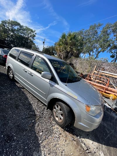 2008 Chrysler Town & Country Location - Chrysler - Row 46 - Stock # H50209