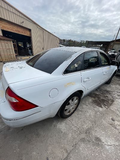 2006 Ford Five Hundred SE Location - Ford - Row 30 - Stock # H50201