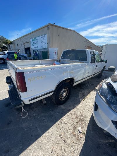 1996 Chevrolet C/K 2500 Location - Large Trucks & Vans - Row 15 - Stock # H50267