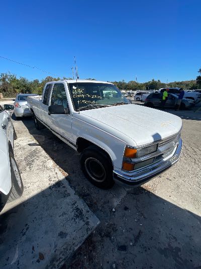 1996 Chevrolet C/K 2500 Location - Large Trucks & Vans - Row 15 - Stock # H50267
