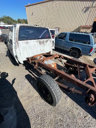 1996 Chevrolet C/K 2500 Location - Large Trucks & Vans - Row 15 - Stock # H50224