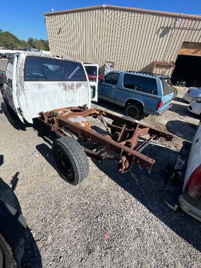 1996 Chevrolet C/K 2500 Location - Large Trucks & Vans - Row 15 - Stock # H50224