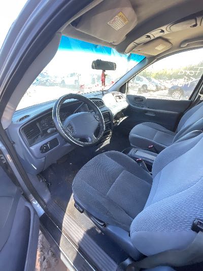 1999 Ford Windstar Location - Ford - Row 28 - Stock # H50220