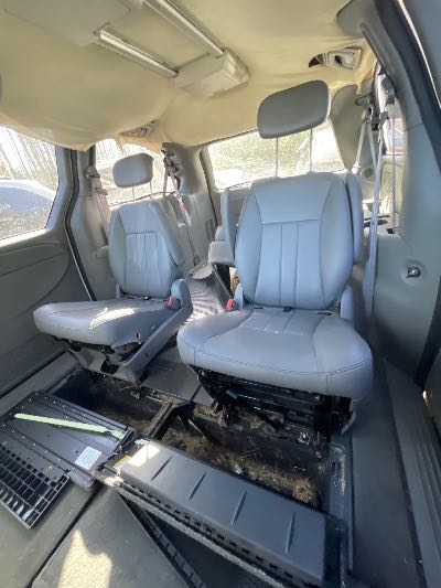 2005 Chrysler Town & Country Location - Chrysler - Row 46 - Stock # H50200