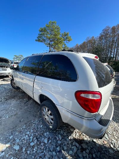 2005 Chrysler Town & Country Location - Chrysler - Row 46 - Stock # H50200