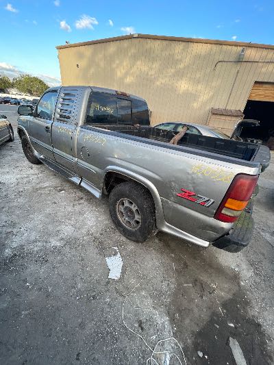 2000 GMC Sierra 1500 Location - Large Trucks & Vans - Row 16 - Stock # H50358