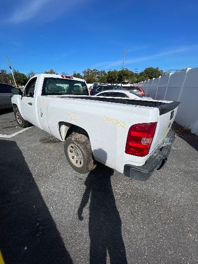 2013 Chevrolet Silverado 1500 Location - Large Trucks & Vans - Row 27 - Stock # H50362