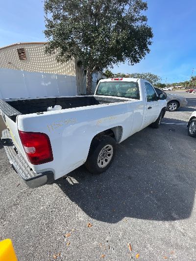 2013 Chevrolet Silverado 1500 Location - Large Trucks & Vans - Row 27 - Stock # H50362