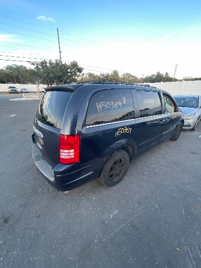 2008 Chrysler Town & Country Location - Chrysler - Row 47 - Stock # H50369