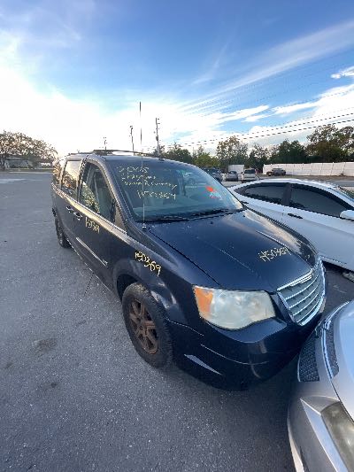 2008 Chrysler Town & Country Location - Chrysler - Row 47 - Stock # H50369