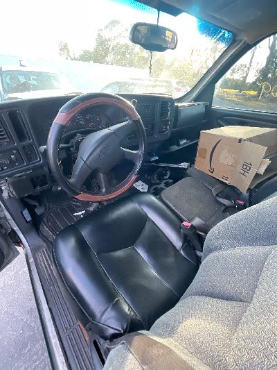 2004 Chevrolet Silverado 1500 Location - Large Trucks & Vans - Row 19 - Stock # H50429