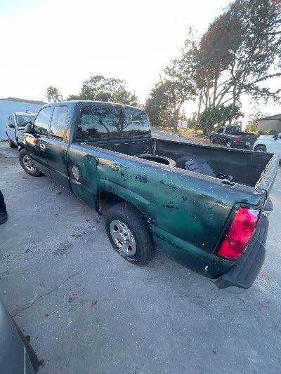 2004 Chevrolet Silverado 1500 Location - Large Trucks & Vans - Row 19 - Stock # H50429