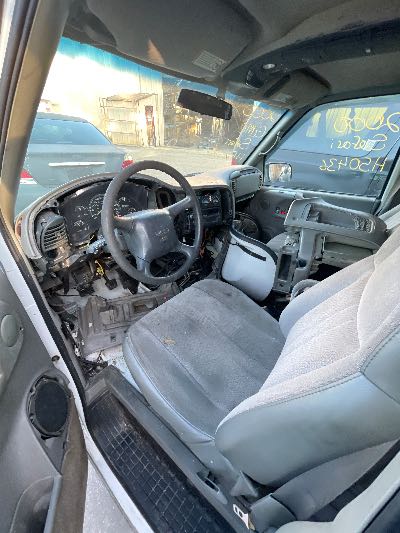 2000 GMC Safari Location - GM - Row 39 - Stock # H50436