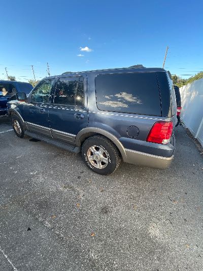2003 Ford Expedition Location - Large Trucks & Vans - Row 16 - Stock # H50433