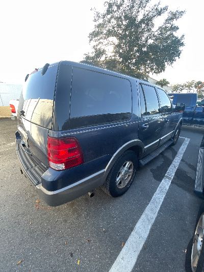 2003 Ford Expedition Location - Large Trucks & Vans - Row 16 - Stock # H50433