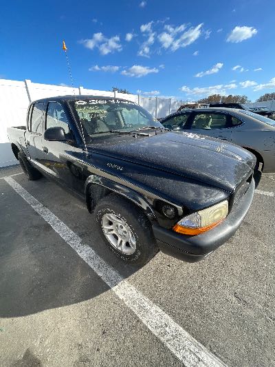 2002 Dodge Dakota Location - Large Trucks & Vans - Row 16 - Stock # H50486