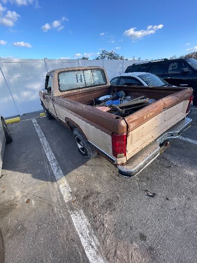 1986 Ford F-150 Location - Large Trucks & Vans - Row 16 - Stock # H50466