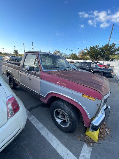 1986 Ford F-150 Location - Large Trucks & Vans - Row 16 - Stock # H50466
