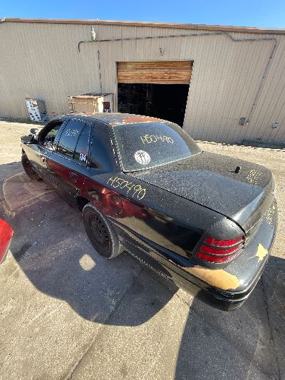 2004 Ford Crown Victoria Location - Ford - Row 31 - Stock # H50490