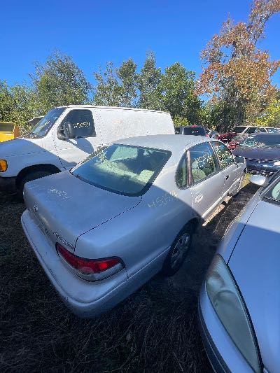 1997 Toyota Avalon Location - Imports - Row 13 - Stock # H50514