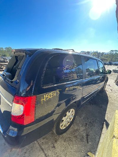 2013 Chrysler Town & Country Location - Chrysler - Row 38 - Stock # H50515