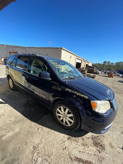 2013 Chrysler Town & Country Location - Chrysler - Row 38 - Stock # H50515