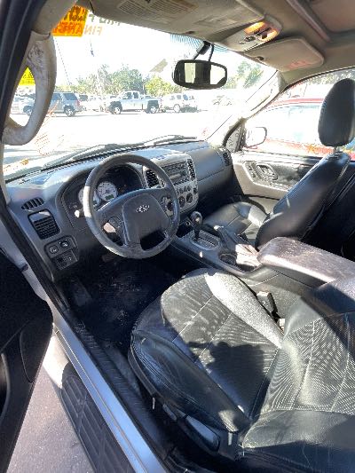 2005 Ford Escape Location - Ford - Row 29 - Stock # H50393