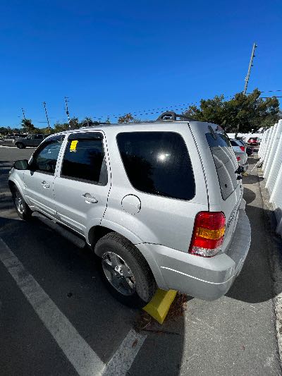 2005 Ford Escape Location - Ford - Row 29 - Stock # H50393