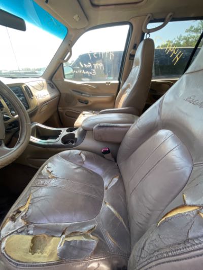 1998 Ford Expedition Location - Large Trucks & Vans - Row 28 - Stock # H44137