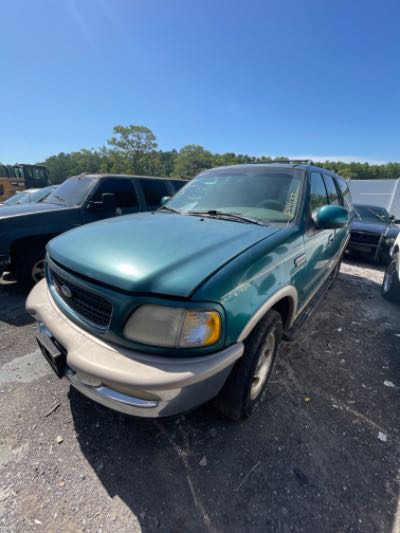 1998 Ford Expedition Location - Large Trucks & Vans - Row 28 - Stock # H44137