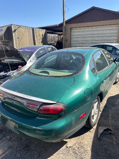 1999 Ford Taurus Location - Ford - Row 35 - Stock # H46871