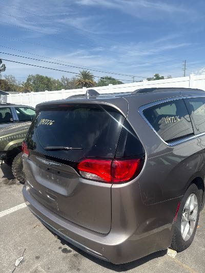 2017 Chrysler Pacifica Location - Chrysler - Row 45 - Stock # H47276