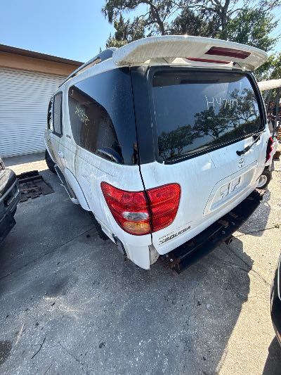 2003 Toyota Sequoia Location - Large Trucks & Vans - Row 24 - Stock # H47412