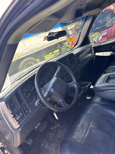 1999 Chevrolet Silverado 1500 Location - Large Trucks & Vans - Row 16 - Stock # H47643