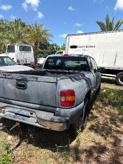 1999 Chevrolet Silverado 1500 Location - Large Trucks & Vans - Row 16 - Stock # H47643