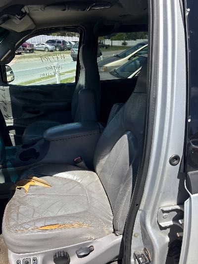 1999 Ford Expedition Location - Large Trucks & Vans - Row 15 - Stock # H47709