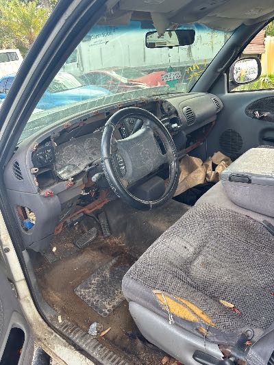 2001 Dodge Ram 1500 Location - Large Trucks & Vans - Row 50 - Stock # H47967