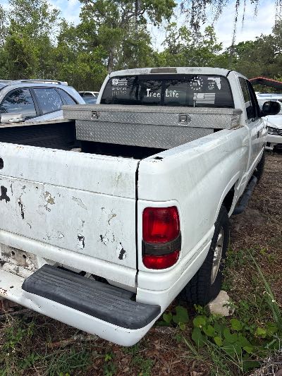 2001 Dodge Ram 1500 Location - Large Trucks & Vans - Row 50 - Stock # H47967