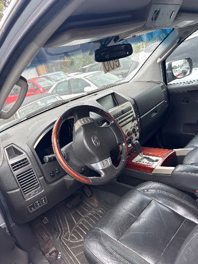 2006 INFINITI QX56 Location - Large Trucks & Vans - Row 29 - Stock # H48095