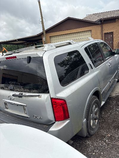 2006 INFINITI QX56 Location - Large Trucks & Vans - Row 29 - Stock # H48095