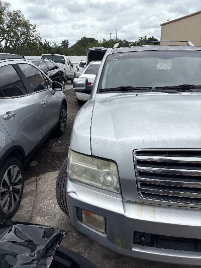 2006 INFINITI QX56 Location - Large Trucks & Vans - Row 29 - Stock # H48095