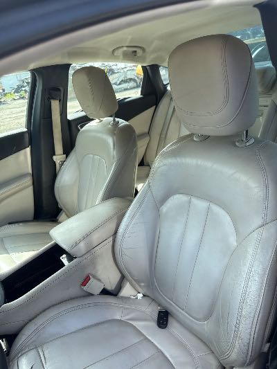 2015 CHRYSLER 200 Location - Chrysler - Row 44 - Stock # H48109