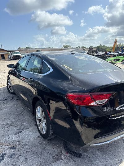 2015 CHRYSLER 200 Location - Chrysler - Row 44 - Stock # H48109